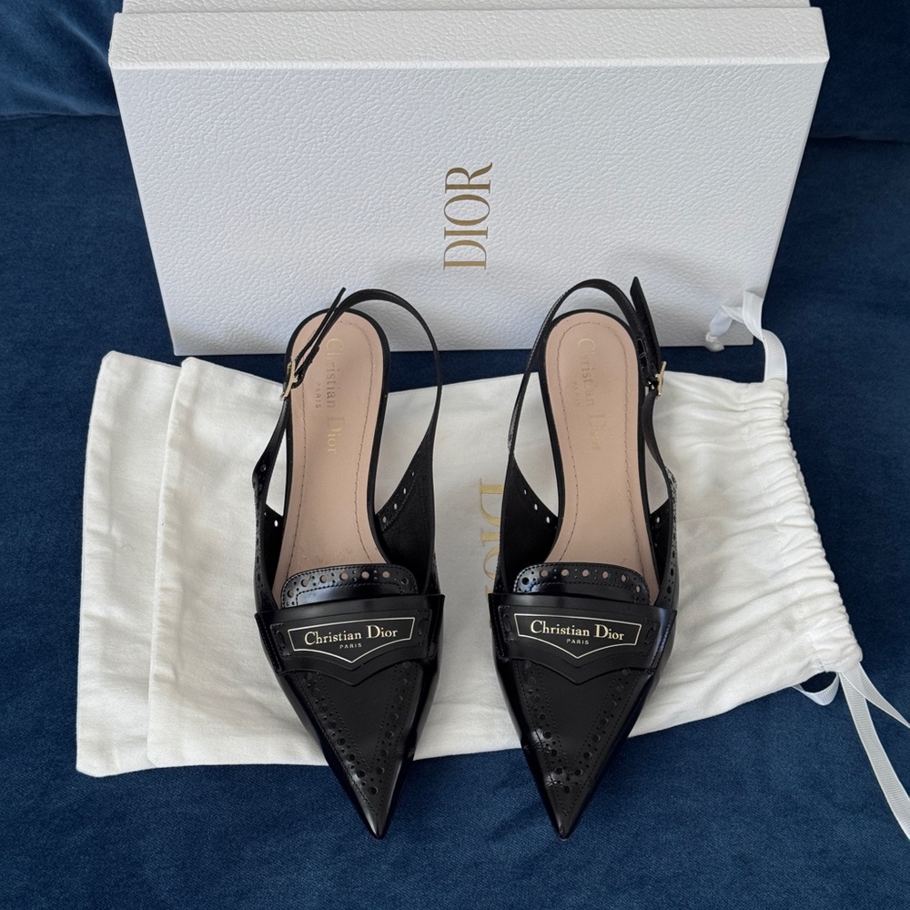 Dior Boy Leather Slingback
Pump Size 37 - Picture 2 of 9